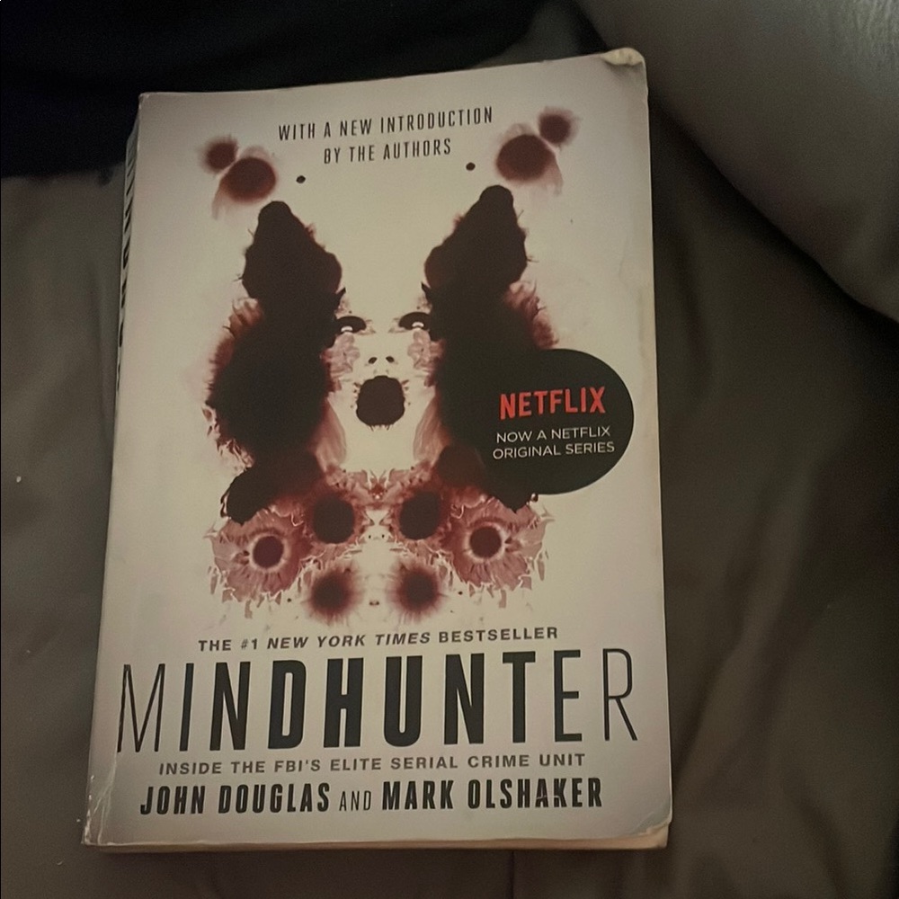 Mindhunter Book with Netflix Tie-In